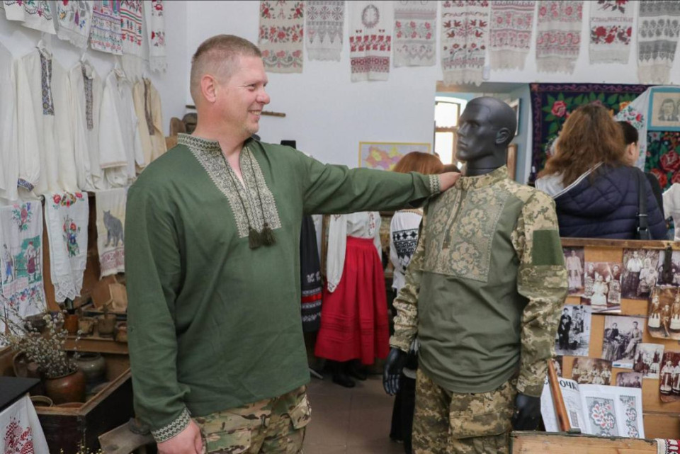 Що нового "Баба Єлька" показала відвідувачам Етнолабораторії до Дня вишиванки
