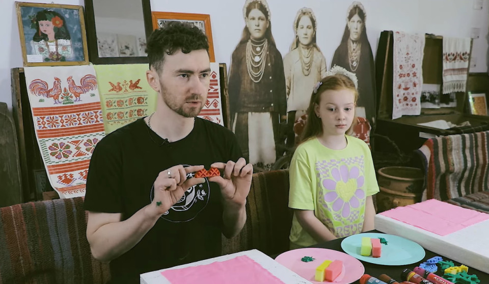 Відеоурок від «Баби Єльки» з вибійкарства — вже у вільному доступі