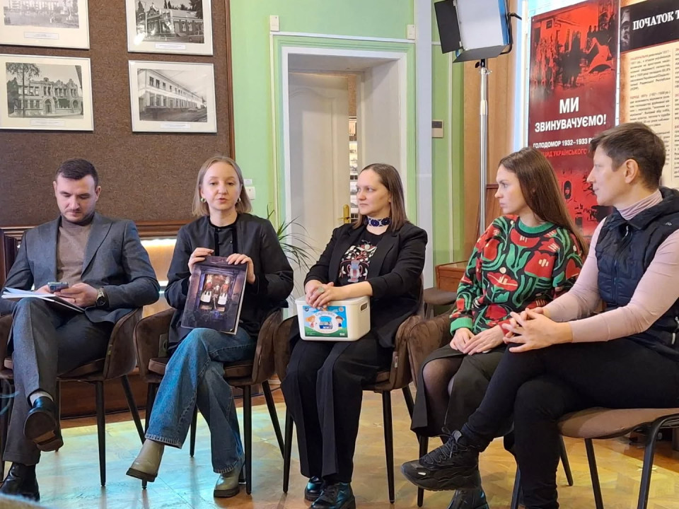 «Секрети сили культурних інституцій»: «Баба Єлька» долучилася до культурного діалогу